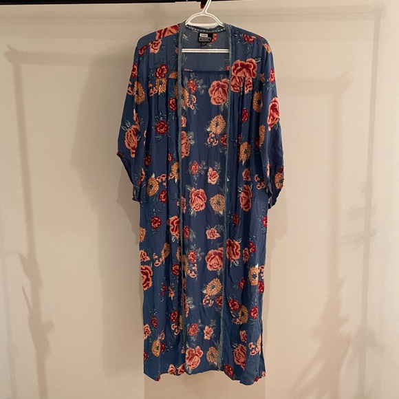 🚩 SOLD- Angie Floral Boho Duster Kimono. Size medium - Picture 2 of 10
